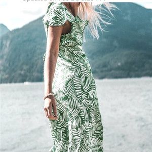 New Cupshe Wrap Dress Swim Coverup Tropical Leaf Print Midi Flowy Size M NWT